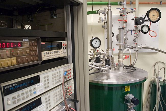 量子电阻测量中的二级电阻标准